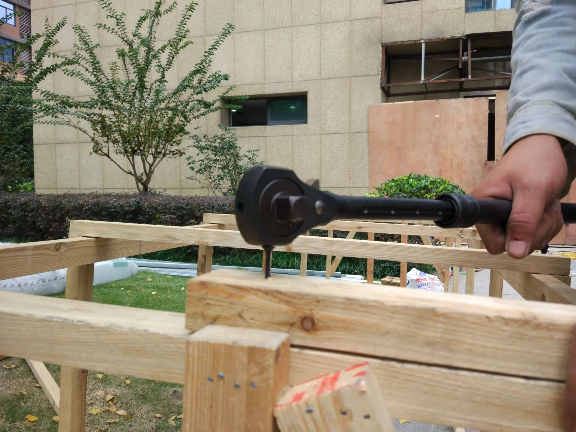 1/2 بوصة. و 3/8 بوصة مقبض سقاطة مزدوج الرأس - مفتاح ربط بسقاطة أسود تلسكوبي مع وظيفة المطرقة