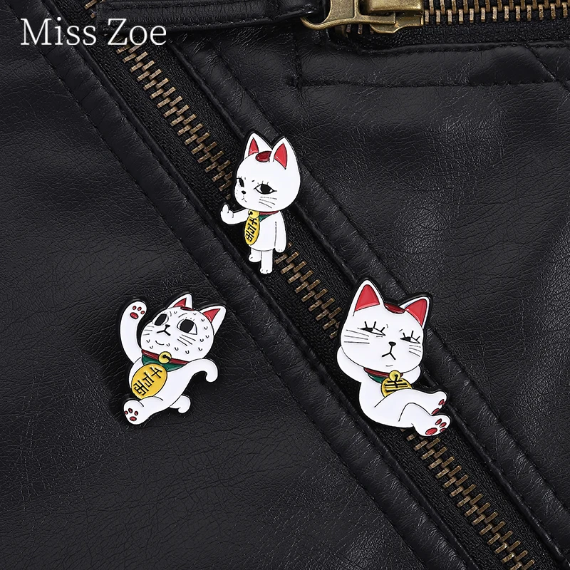 Cartoon Anime Character White Cat Enamel Pins Interesting And Funny Lucky Cat Brooches Backpack Badges Jewelry Gift For Friend