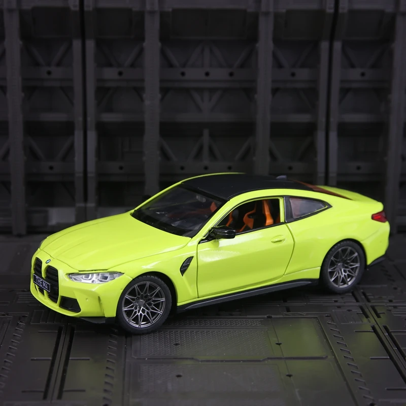 

CCA 1:23 Simulation BMW M4 G82 Alloy Car Model Ornament Collection Car Doors and Hood Can Open has sound and lighting functions