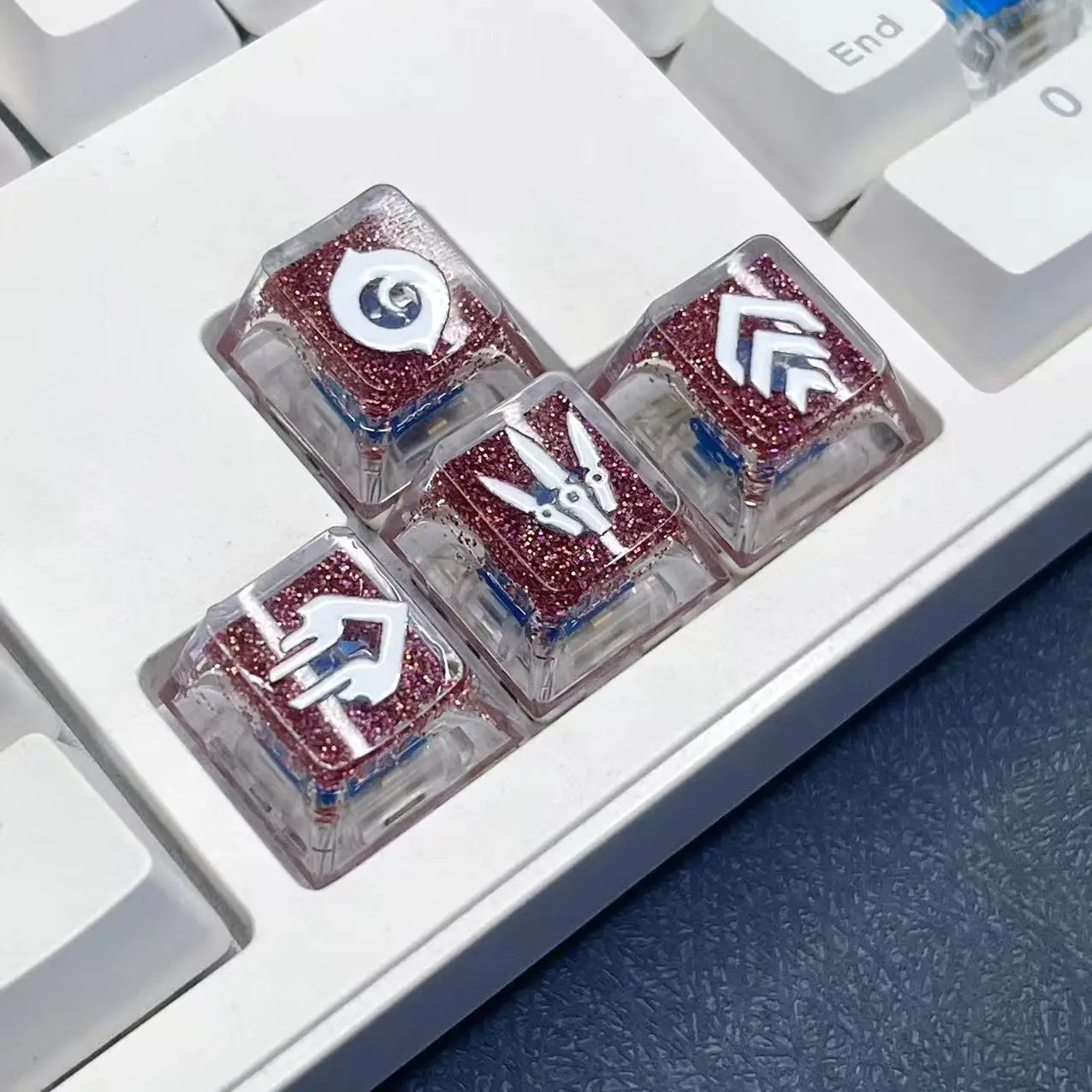 4PCS Cartoon Anime Red Transparent Creative Personalized Game Mechanical Keyboard Red Transparent Directional Keyboard Keycaps