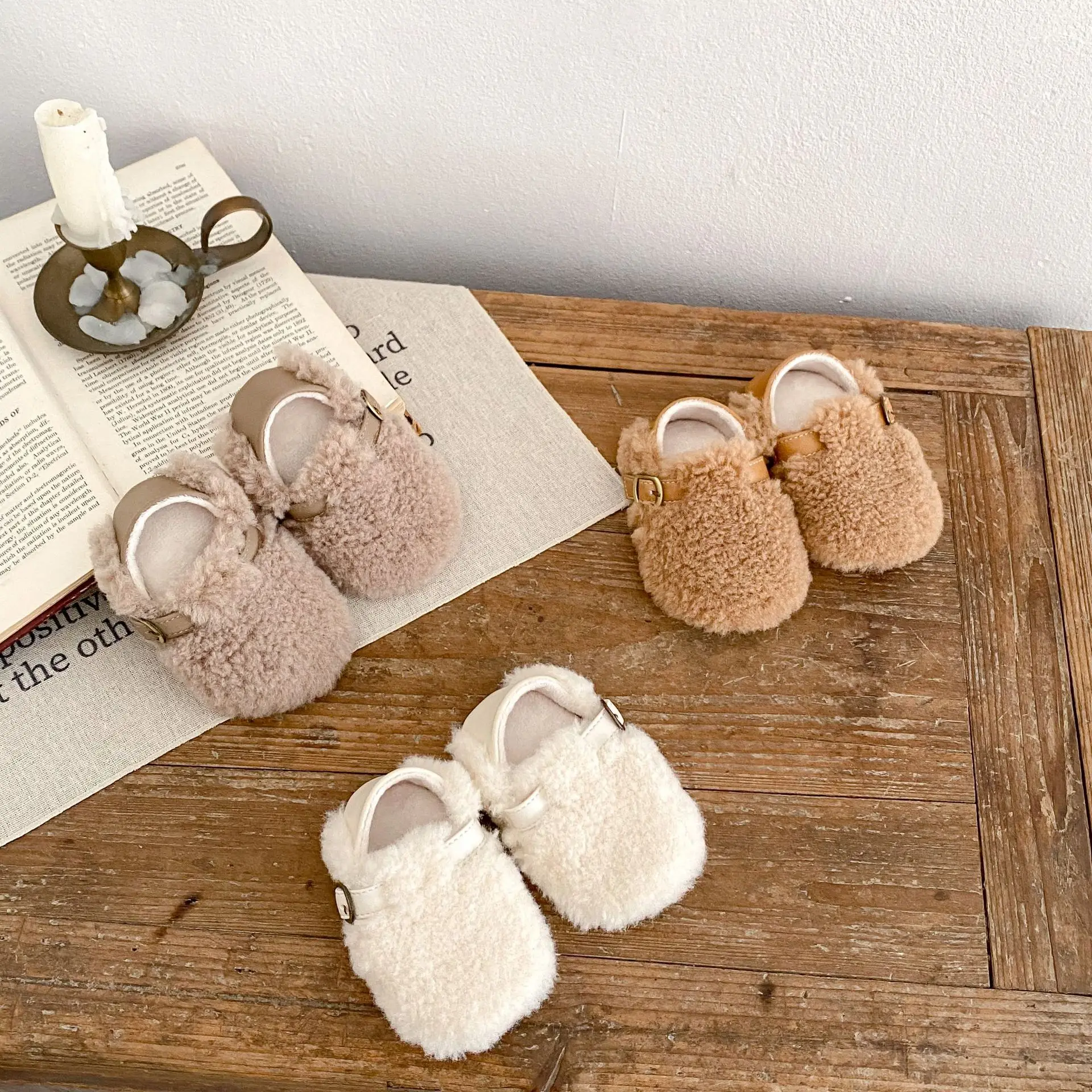 

​​2025 Fall Winter Baby Shoes Warm Faux Fur Lined Rubber Soft Sole Non-Slip Booties 0-12 Months​