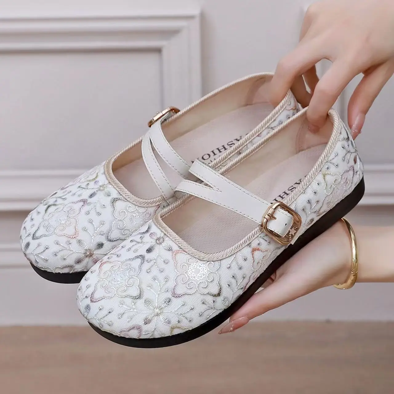 Women Spring Summer New Flat sole Cloth Shoes Soft Sole Round Toe Shallow Slip On Middle Aged And Elderly Women Nude Shoes