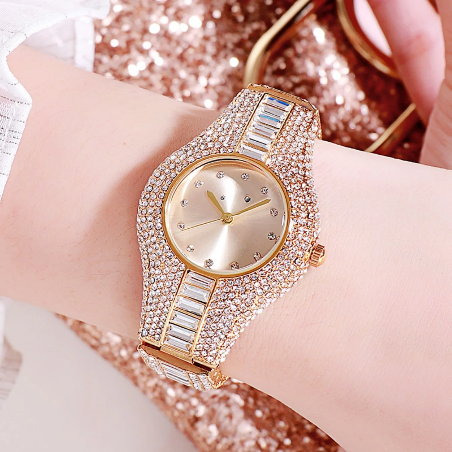 Stylish quartz watch with rhinestones link bracelet for dazzling look, stylish and luxurious