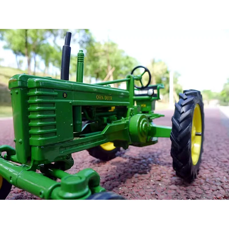 ERTL Diecast 1:16 Scale Tractor Alloy Agricultural Vehicle Model Collection Souvenir Static Display Decoration