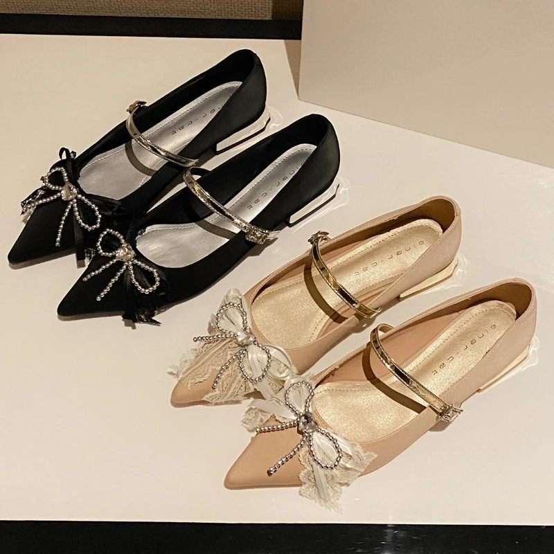 Bowknot سلسلة الخرز حجر الراين ماري جين أحذية النساء الضحلة مشبك الأحذية الأنيقة أزياء العلامة التجارية فستان كعب منخفض الأحذية الإناث