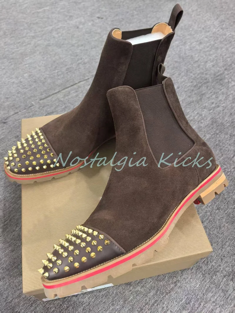 Retro Braune Wildleder Chelsea Stiefel Nieten Zehen Rindsleder Stiefeletten für Männer Streifen Metall Nieten Lässige Winter Wüstenstiefel