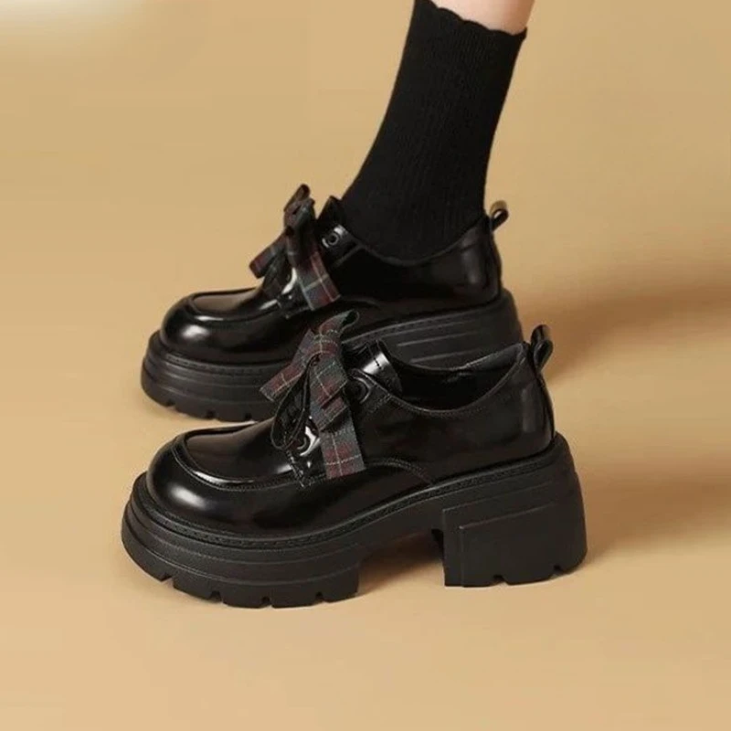 2026 New Women Loafer Shoes Retro British School Design Mirror Patent Leather Bow Platform Thick Sole Anti-slip Versatile