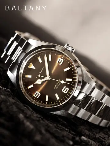 Baltany Explorer Omaggio 39MM Orologi vintage S4035 Bracciale in acciaio inossidabile 200TAM Orologio da uomo automatico con quadrante Sunburst in smalto rosso
