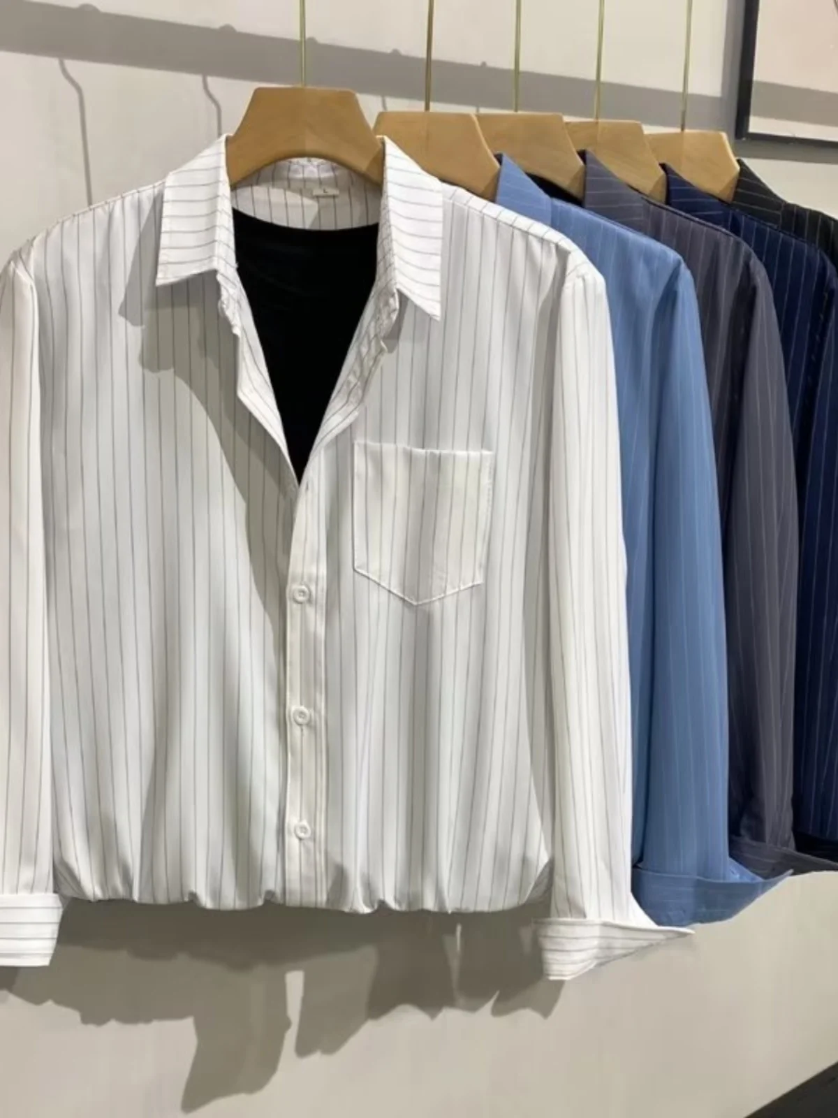 

Мужская весенне-осенняя рубашка с длинным рукавом в полоску, драпированная, немнущаяся, не требующая глажки, модная, повседневная, приталенного кроя, молодежная, популярная