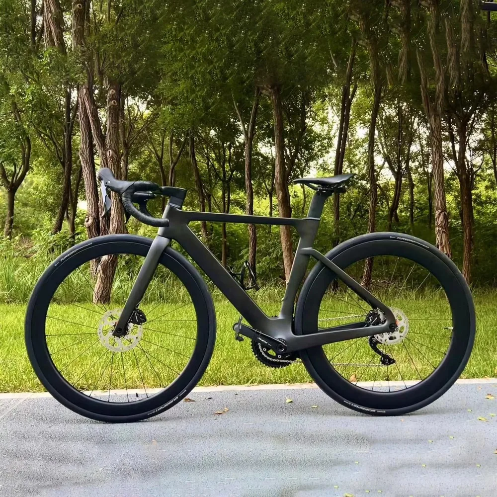 700C Aero Racing Carbon Fibre Frame Road Bicycle 24 Speed 2*12S Ordinary Pedal with Hydraulic Disc Brake Thru Axle
