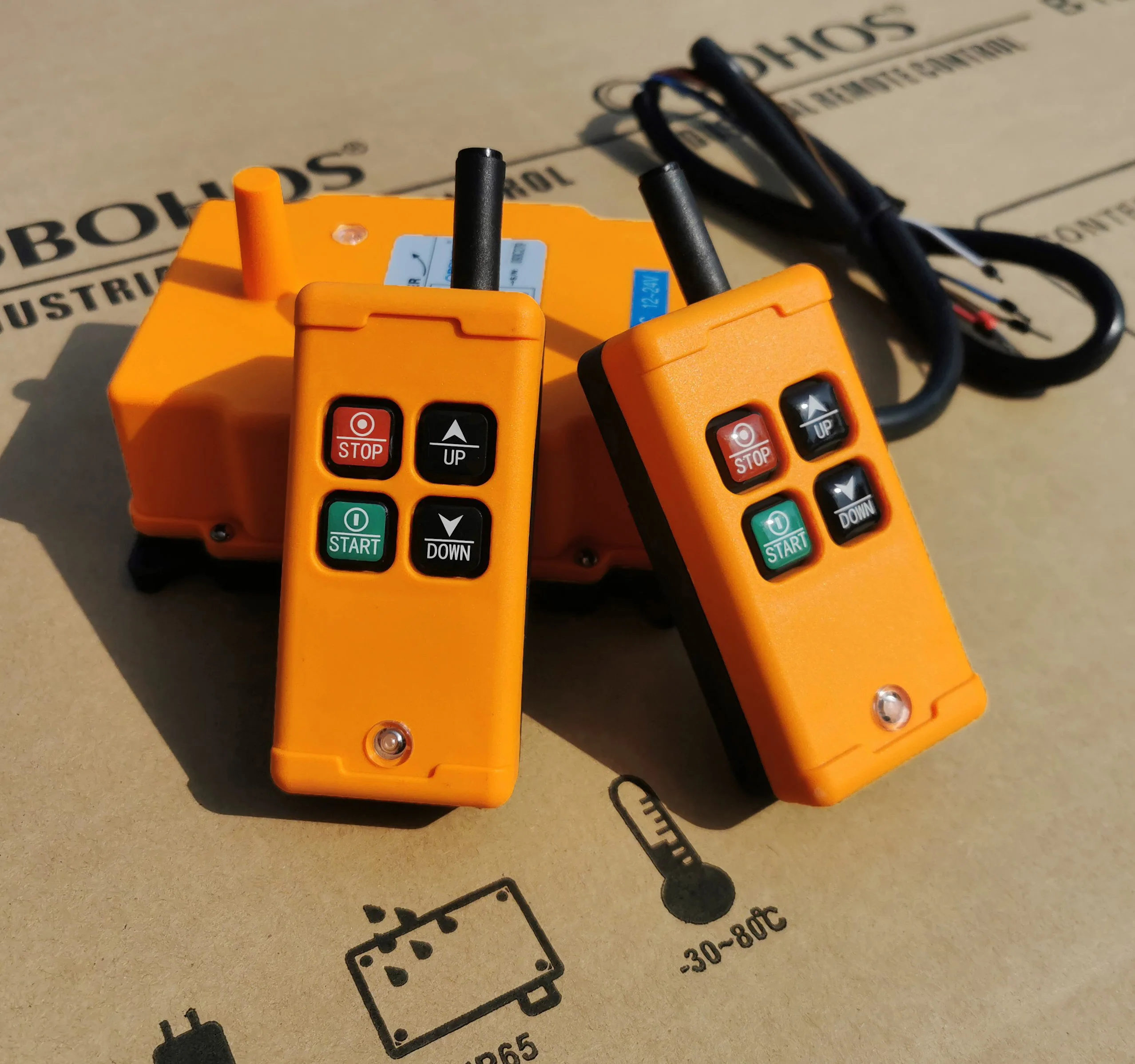 

HS-4 4Channels Hoist Crane Radio Remote Controller Industrial Remote Control Switch 4 Keys 1 Receiver+ 2Transmitter