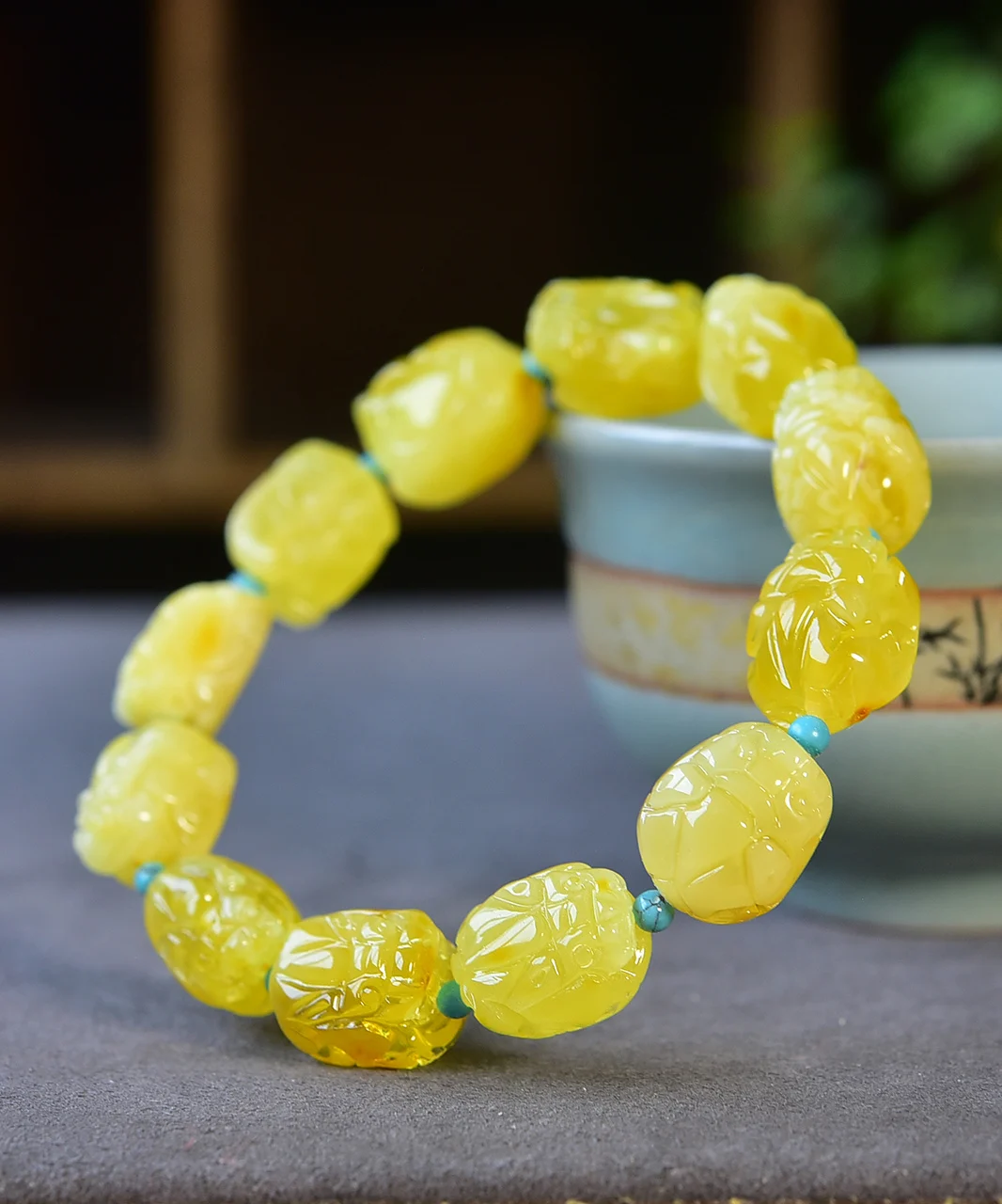 Natural Yellow Amber Pi Xiu Bracelet 10.5x14.3mm Gemstone Women Men Healing Stretch Amber Jewelry AAAAAA