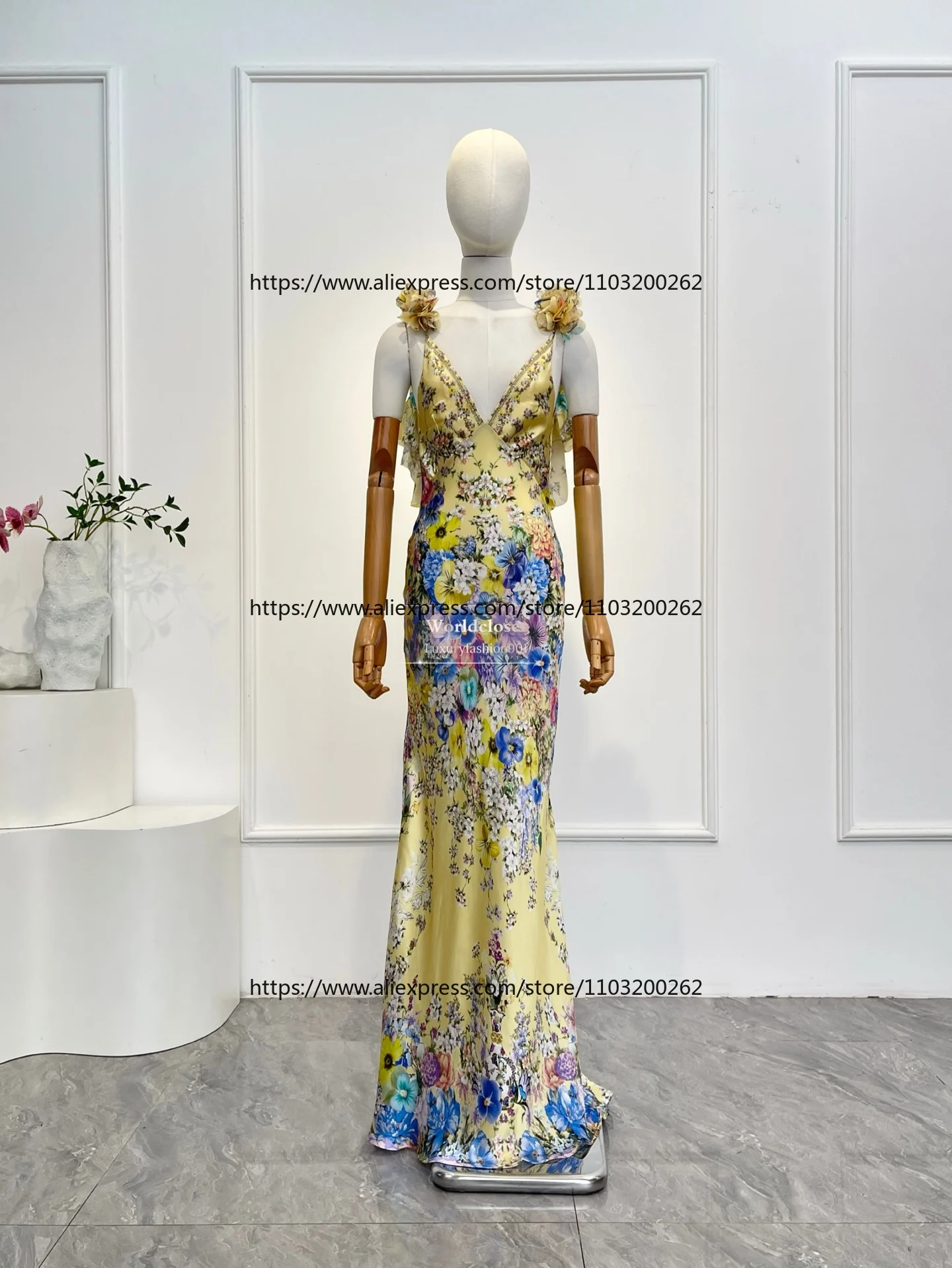 

Women Yellow Appliqued Floral Print Sleeveless Slip Backless Maix Dress 2026 Silk High Quality