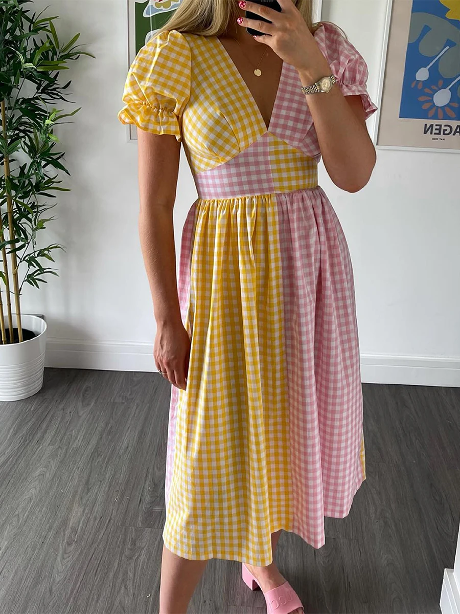 Chic Gingham Boho Short Puff Sleeve Maxi Dress Women Summer Plaid Print V Neck Dress Smocked Ruffle Flowy Beach A line Sundress