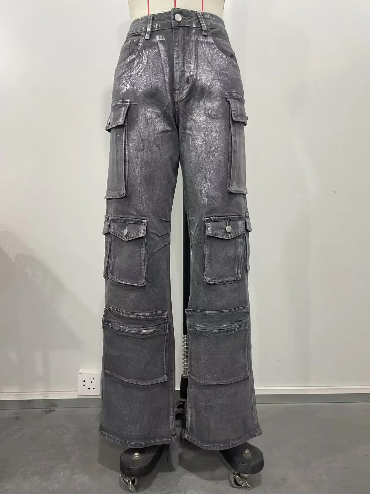 جينز نسائي من قماش الدنيم سروال متوسط الخصر مغسول بجيوب متعددة برونزية طول الأرض 2025 بنطلون مستقيم للسيدات