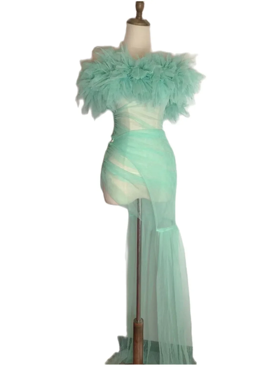 Abito sexy con cinturino per spaghetti in prospettiva di garza verde con guanti per le donne Sfilata di moda Costumi modello Abiti da sera per celebrità