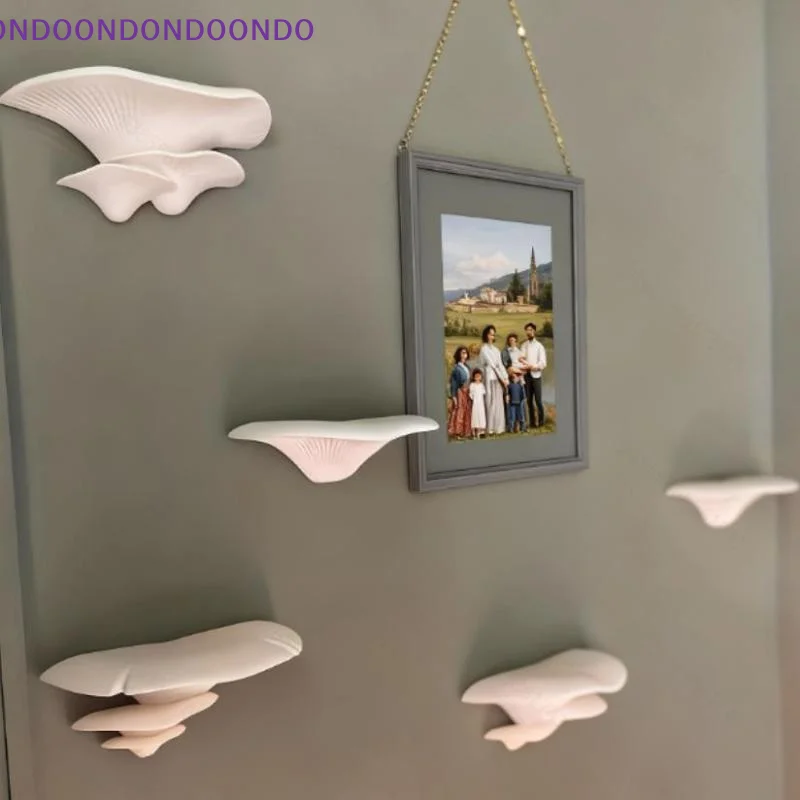 White Mushroom Shaped Wall Decoration Stand 3D Printed Multifunctional DIY Shelf for Boho Aesthetic Home Decoration