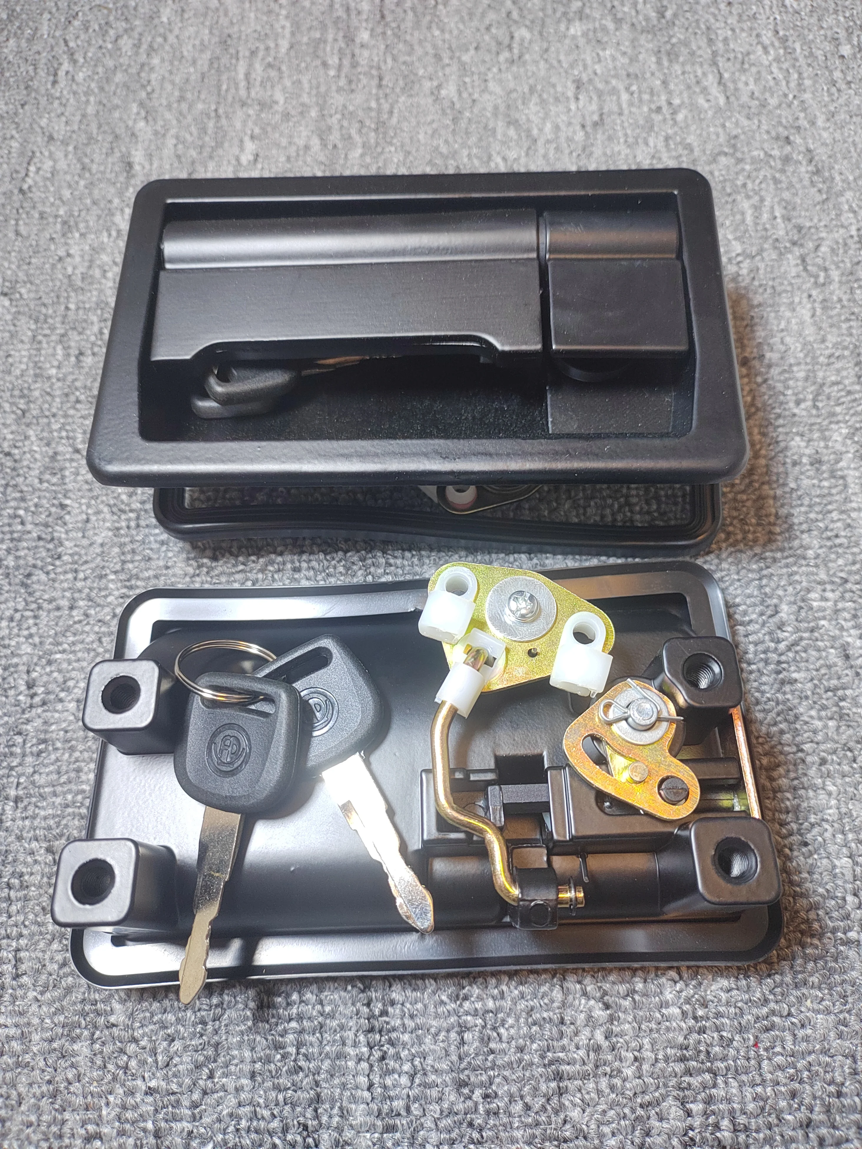 FOR Dajinlong, Yutong, Zhongtong, Ankai Bus Luggage Compartment Lock, Side Compartment Door Lock, Luggage Door Lock