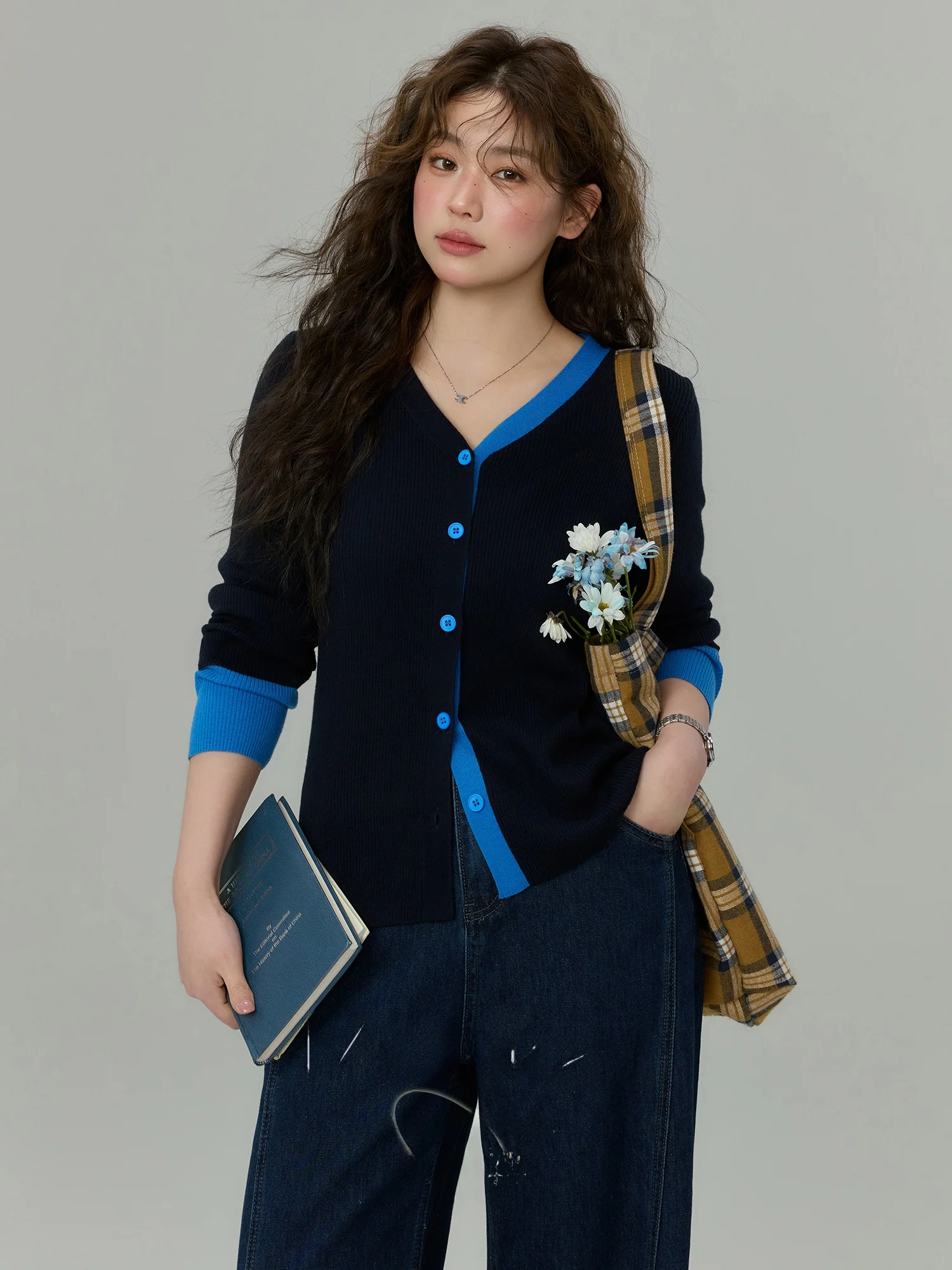 

plus Size Knitwear Spring Fashion Long Sleeve V-Neck Color Block Elegant Style Women's High Waist Button up Cardigan