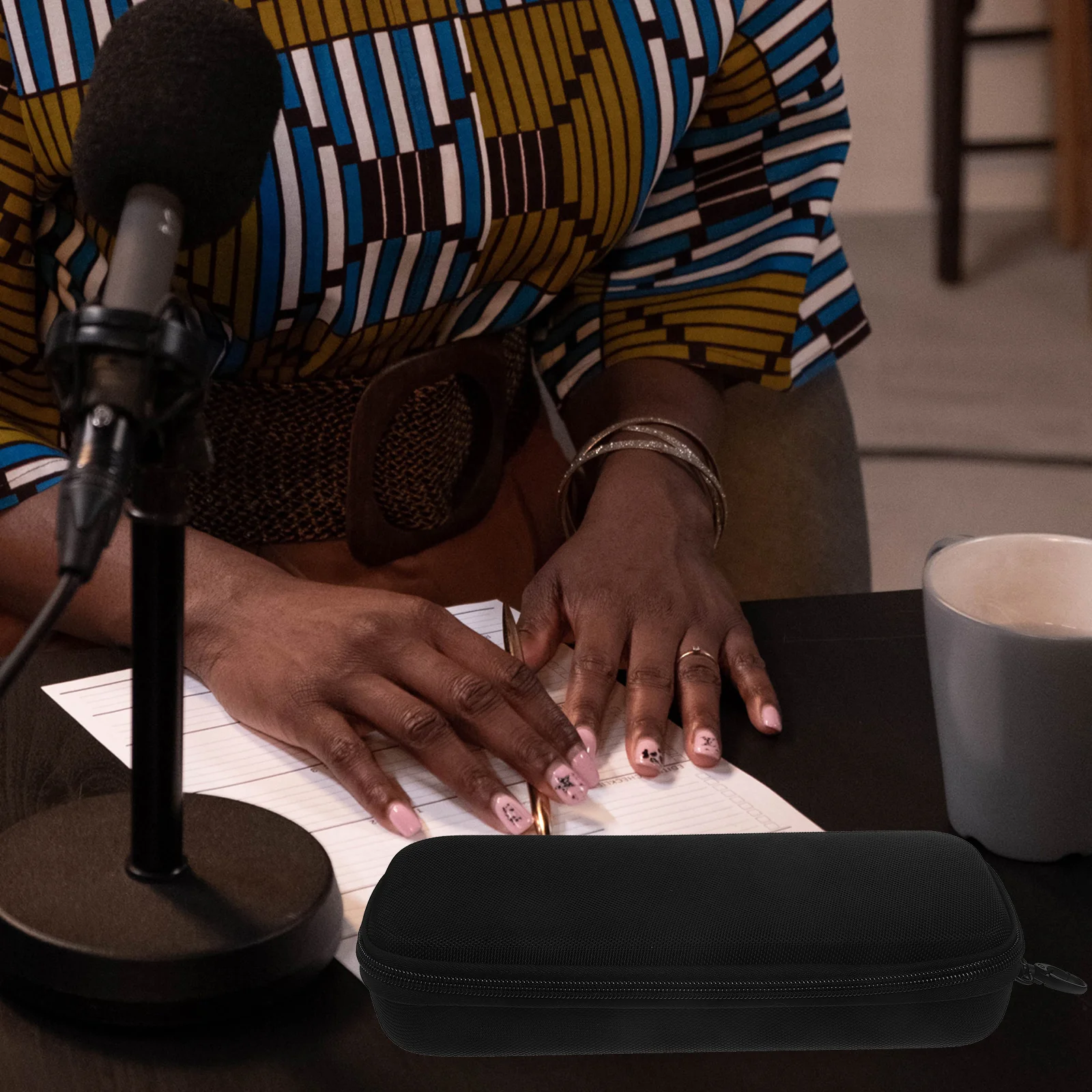 

Microphone Storage Bag Portable Mic Case For Travel Handheld Mic Carrying Case Shockproof Lightweight Fabric Material