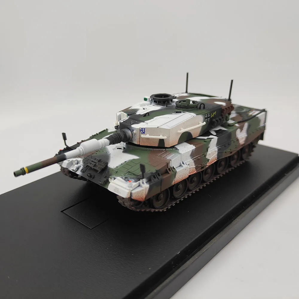 

PANZERKAMPF Iron Flow 1:72 Scale German Leopard 2A4 Main Battle Tank Snow Simulation Glue-free Combat Vehicle Model Toy