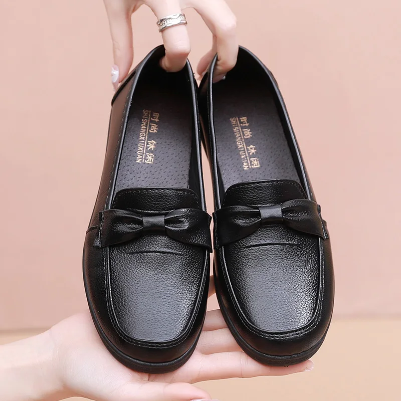 Women Basic Solid Tone Medical Staff Flats Pu Slip On Wear Resistant Cushion Sole Clinic Daily Healthcare Worker Footwear view 2