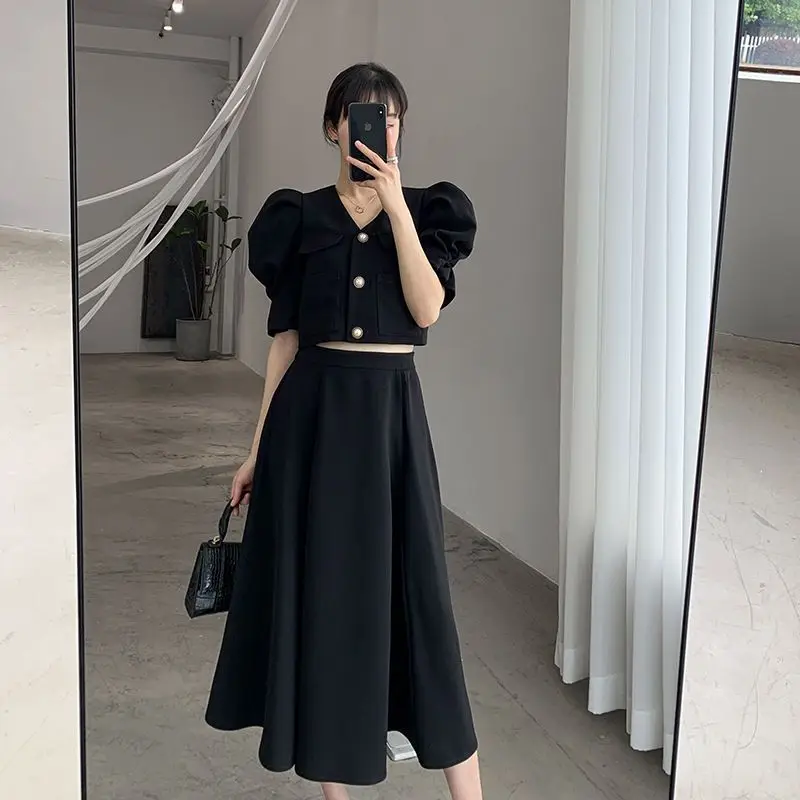 オフィスレディー向けフォーマルな機会の服装トレンド2025 シックでエレガントなサマーファッション 韓国風 ツーピーススカートセット レディース