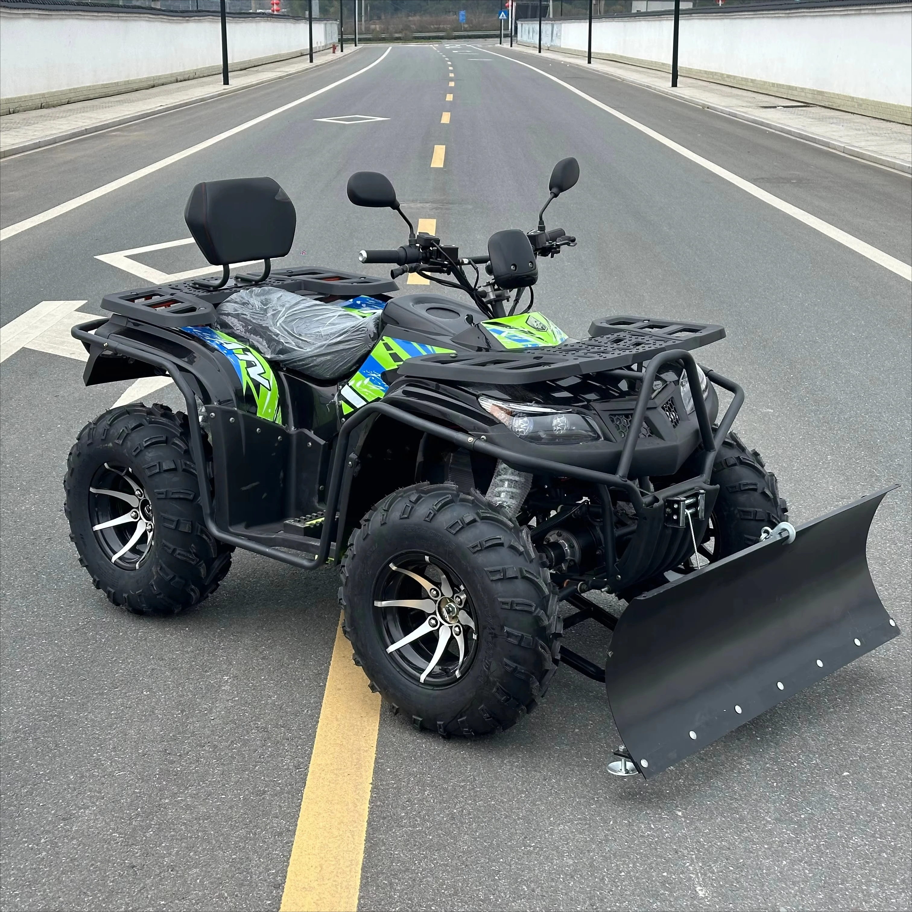 YzhgbAdult 8000W 4WD electric all-terrain vehicle with 100AH lithium battery