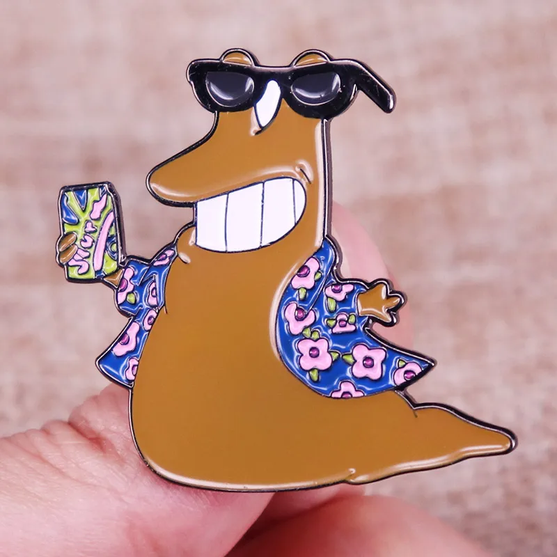 Futtturama gafas de sol camisa de playa Slug Alien Slurm gusano esmalte Pins solapa Pin bolsa insignia joyería regalo para amigos