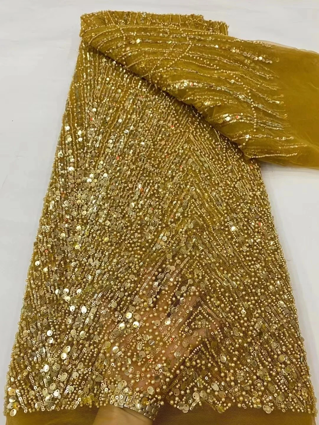 

2024 Latest African Beaded Lace Fabric Embroidery French Mesh Sequins Lace Fabric Nigerian Tulle Stones Lace For Party Wedding