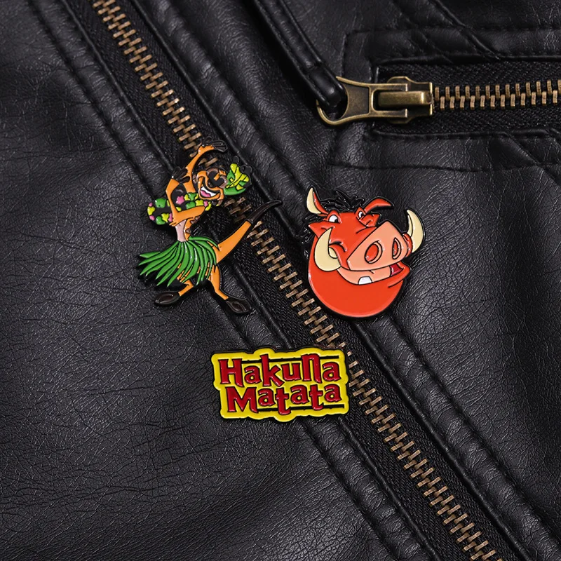 Broche en émail, Animal de dessin animé mignon, Warthog et Hula, singe dansant, Badge, drôle, thème Anime, Cosplay, épingle à revers, bijoux cadeau