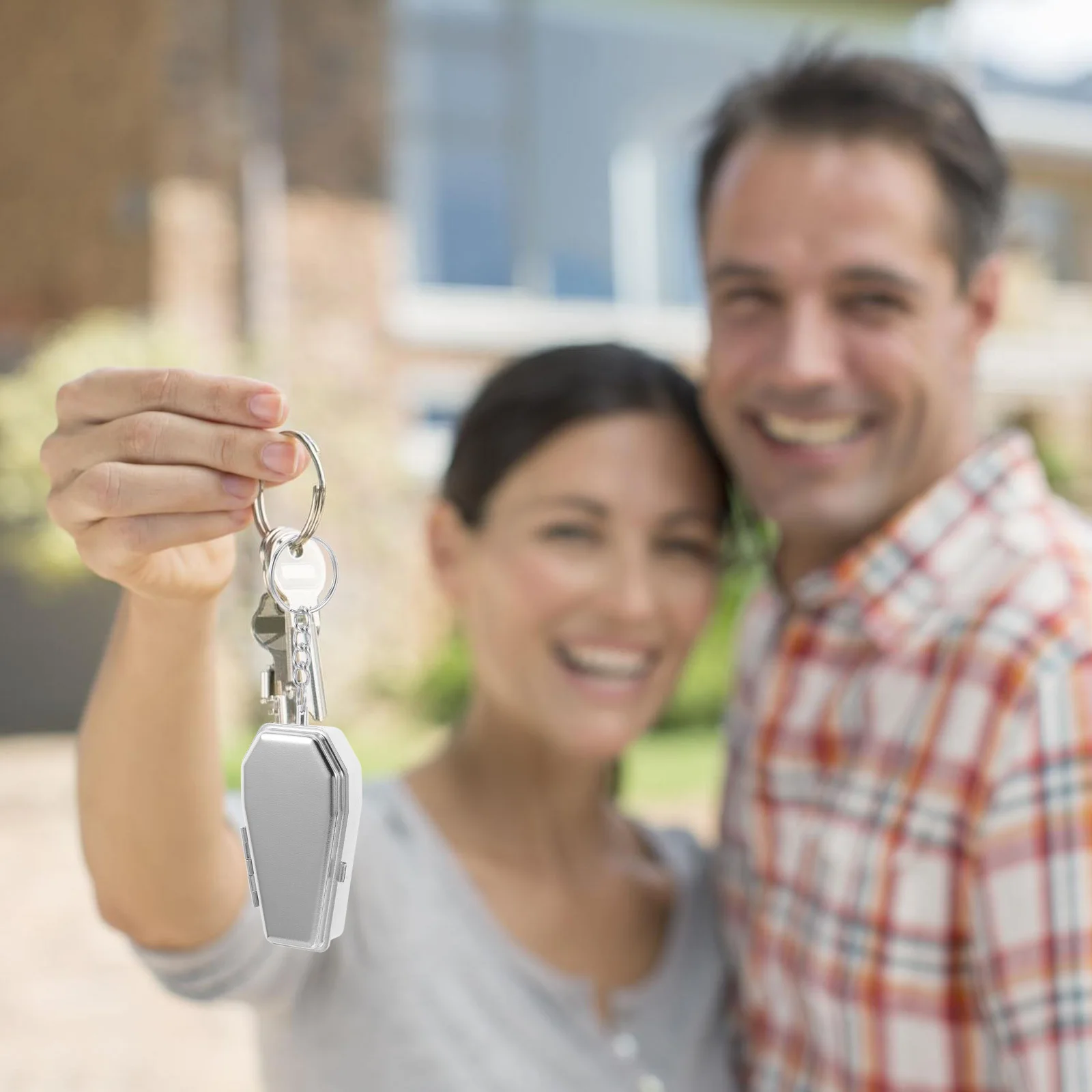 

Portable Coffin Ashtray Mini Tinplate Hanging Pendant Cigarette Ashtray Outdoor Use Decorative Storage Holder Hanging Ash Tray