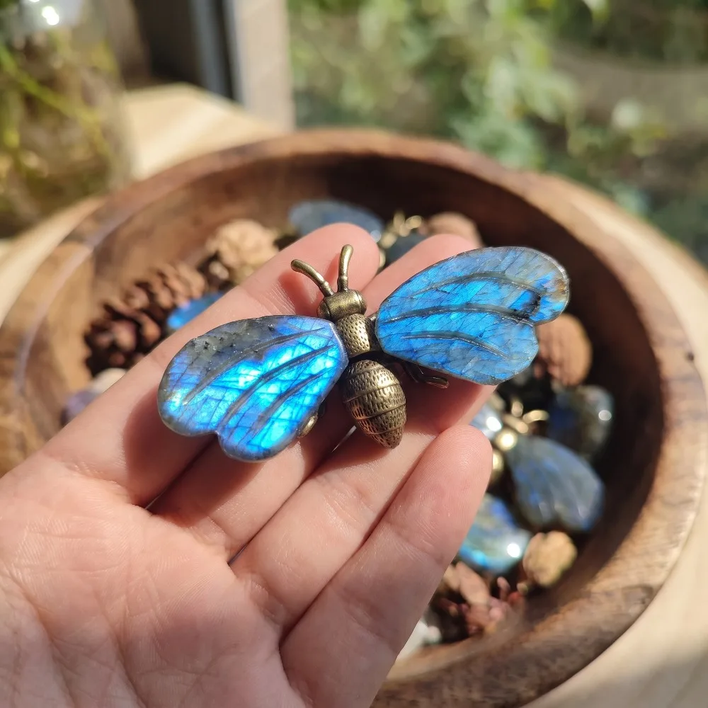 Natural Labradorite Wing Bee Statue Vintage Metal Insect Sculpture Halloween Desktop Decoration Hand Carved Crystal Stone Craft