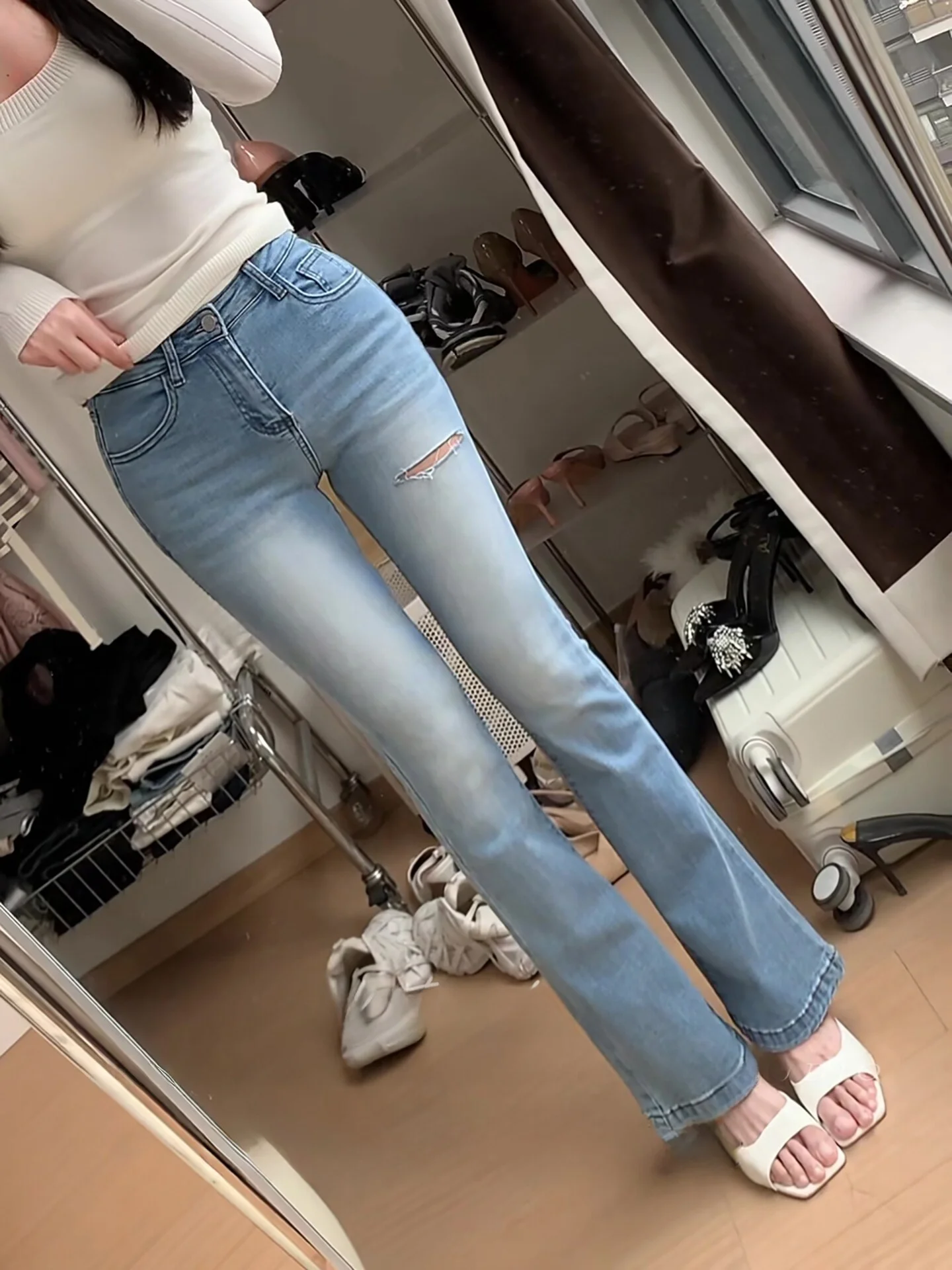 

American Retro High Waist Bell Bot Jeans Women's Design Sense Hole Tightening Hip up Slimming Match Long Pants