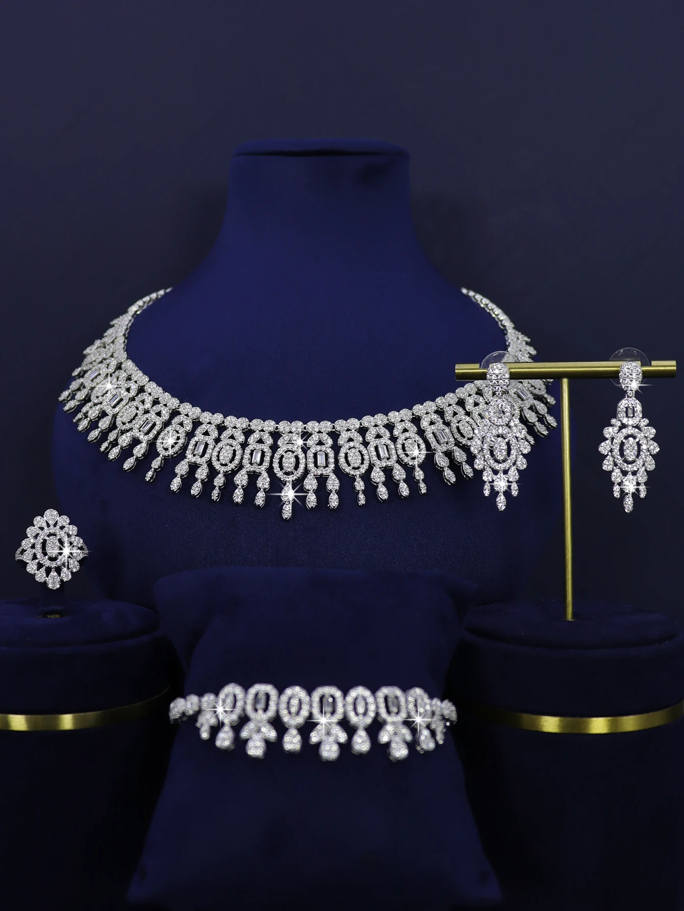 

Nigeria Saudi Arabia bride wedding jewelry set accessories including necklace, earrings, bracelet, ring 4-piece set