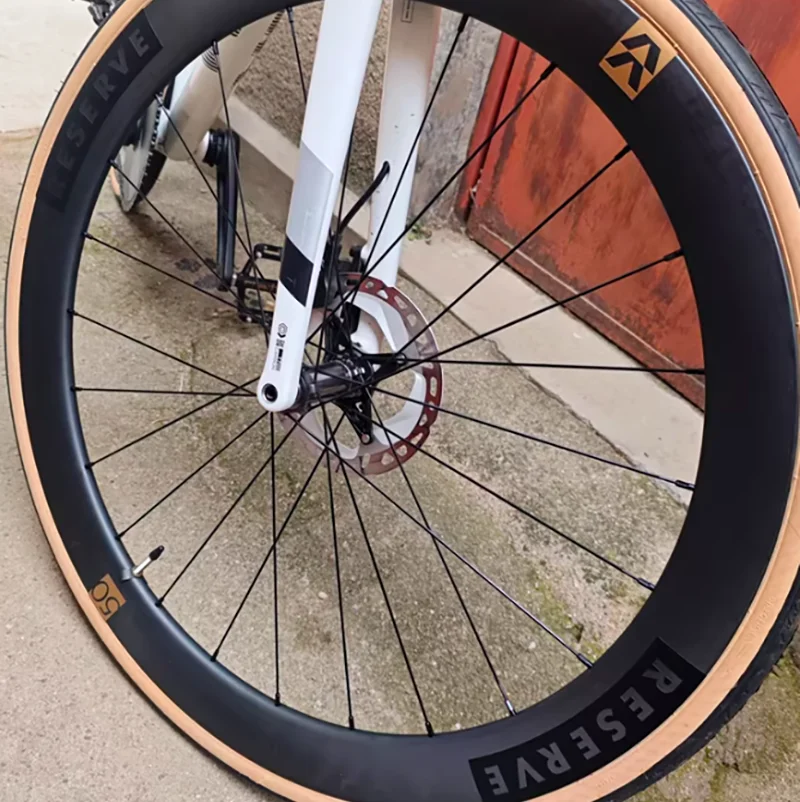 

Clincher Carbon Road Bike Disc Gravel Wheelset 40/45/50/55/60mm Carbon Bike Disc Road Wheelset Black Gold Custom Sticker