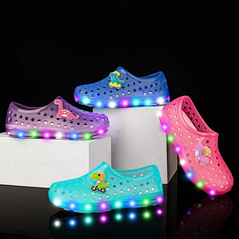 

LED luminous shoes summer new girl sandals anti slip girl garden shoe breathable boy beach shoe cute boy shoe fashion kids shoes