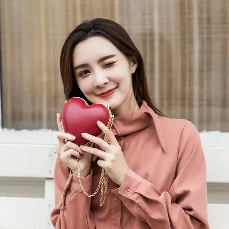 Red Heart Shaped Fashion Clutch Evening Bag Female Luxury Designer Shoulder Bag High-Grade Wedding Party Lovely Mini Chain Purse