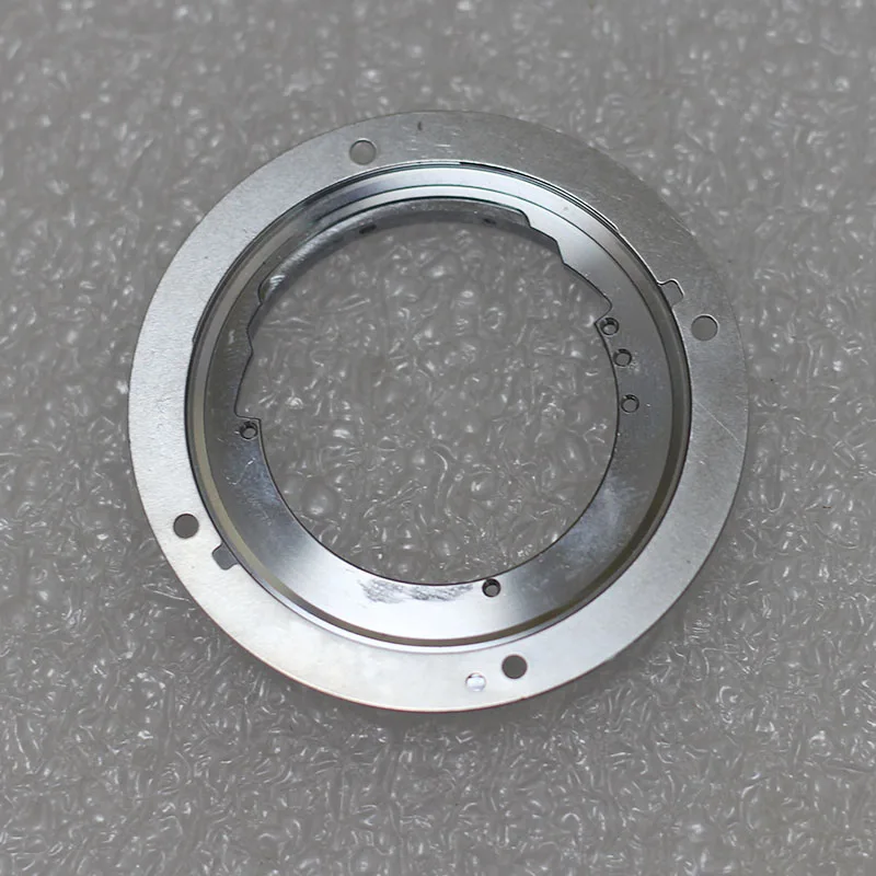 

Базовый металлический байонетный кронштейн для объектива Olympus M.ZUIKO DIGITAL ED 12-40 мм F2.8 PRO