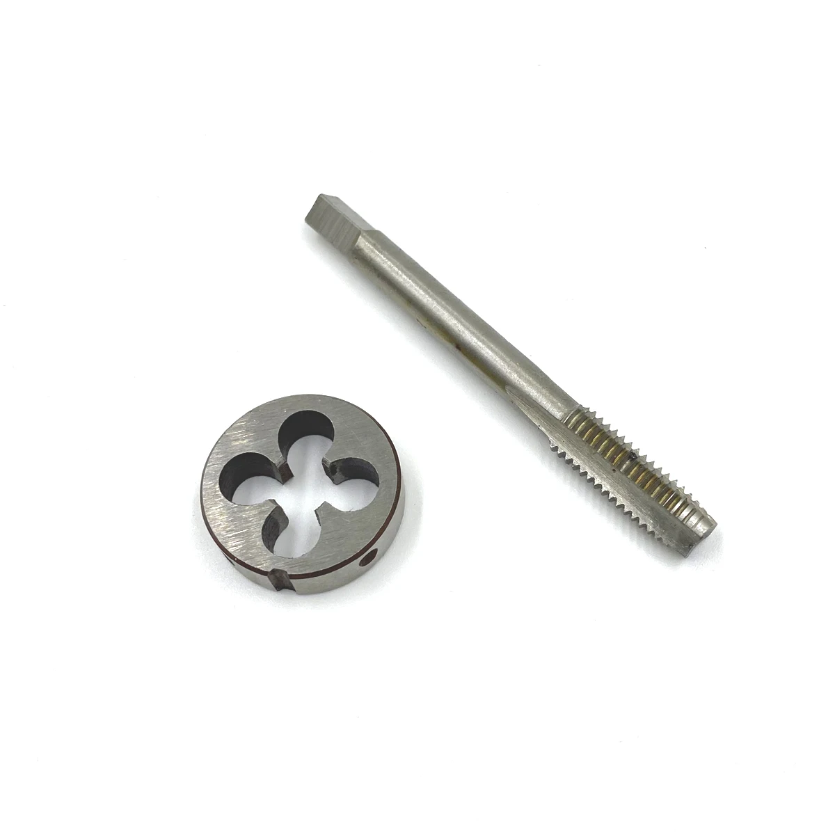 Imagem -03 - Conjunto M32 x 1.5 mm 1.5 Métrica Hss Torneira da Mão Direita & Morrer Rosqueamento para Usinagem de Ferramentas 1