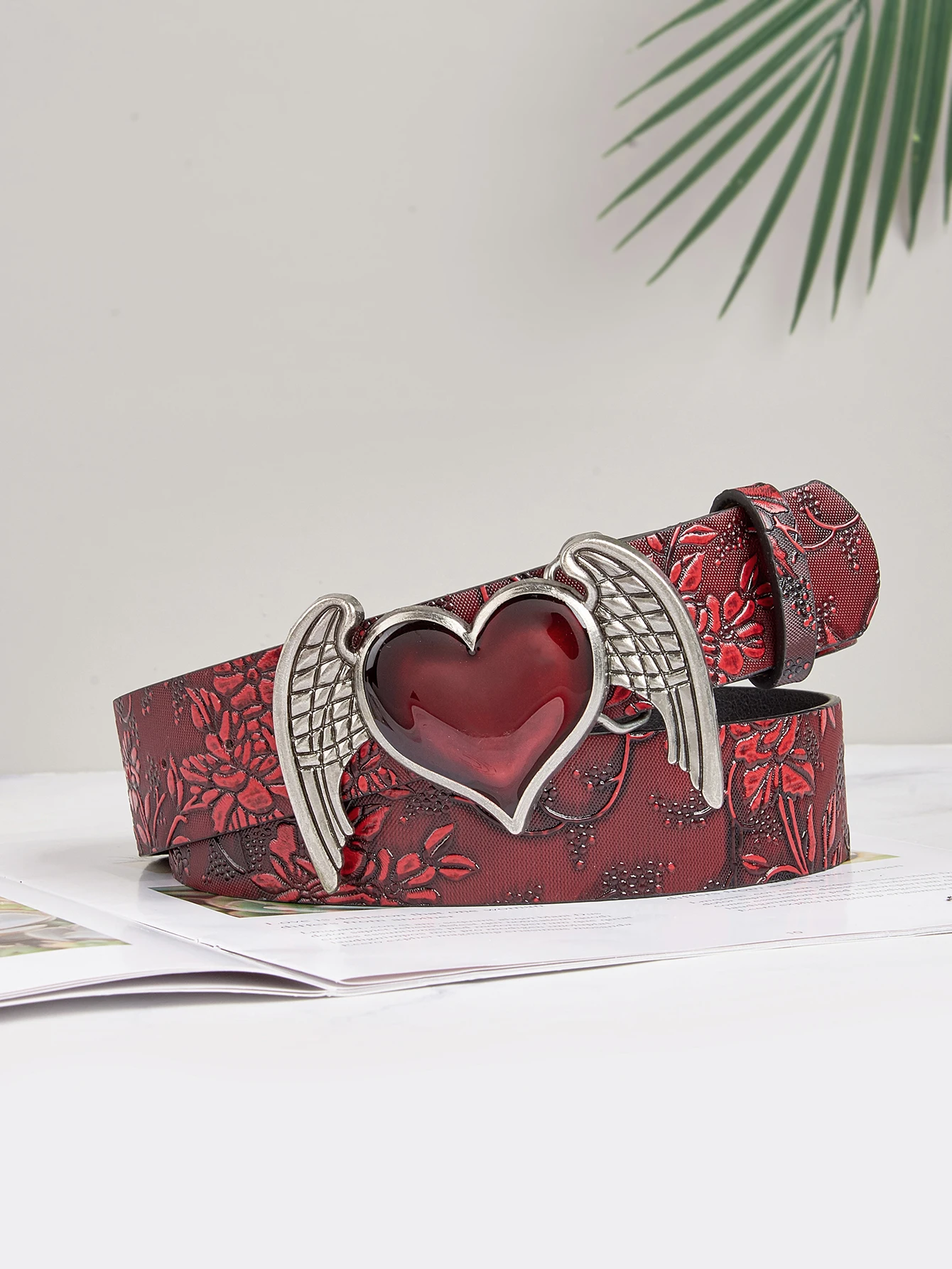women's light luxury vintage metal angel gem heart-shaped buckle burgundy flower pattern belt, a versatile decorative belt for