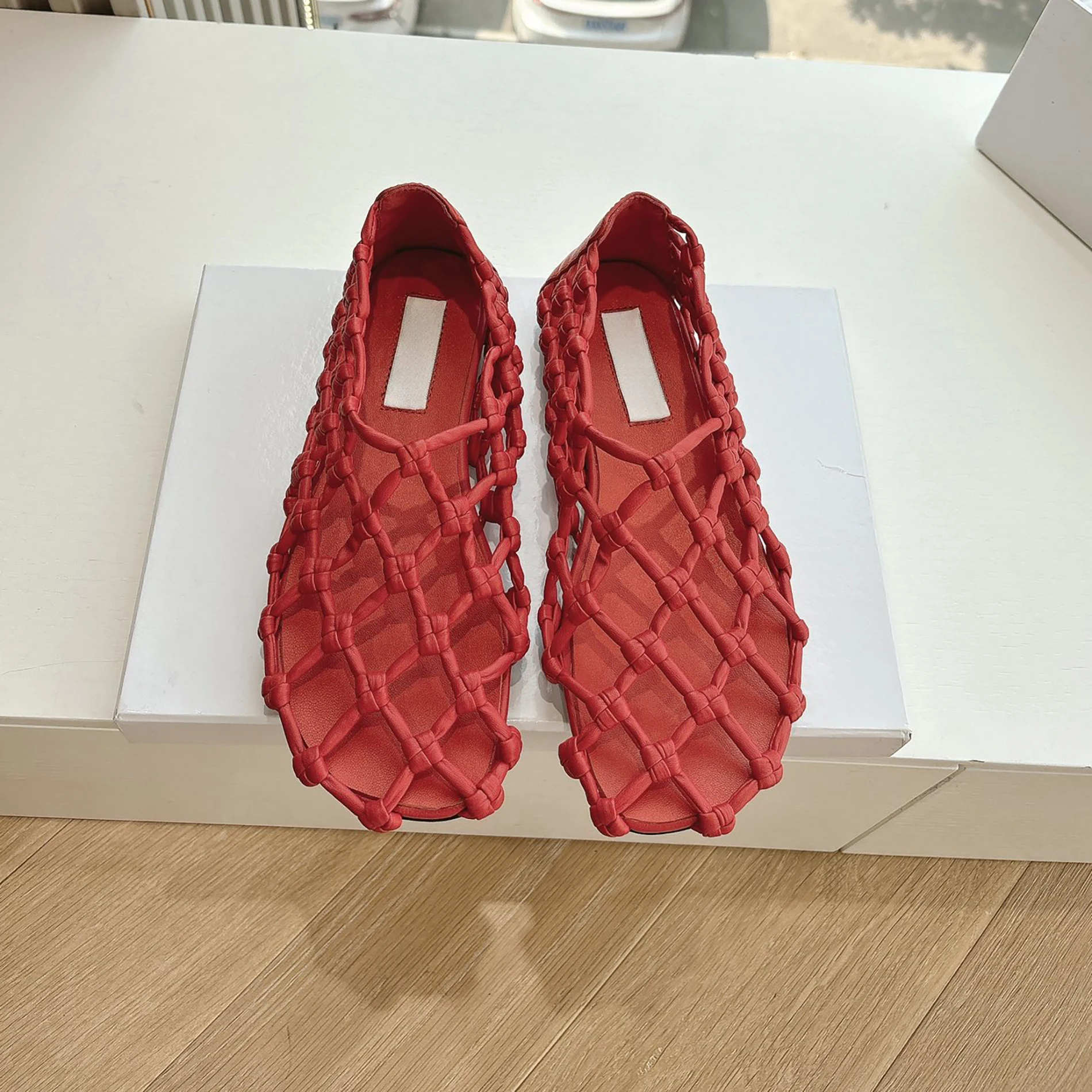 Sandalias de Mujer Rojas Elegantes y Sofisticadas de Punto Transpirable con Punta Redonda de Cuero, Nueva Colección Primavera/Verano 2026 Francesa