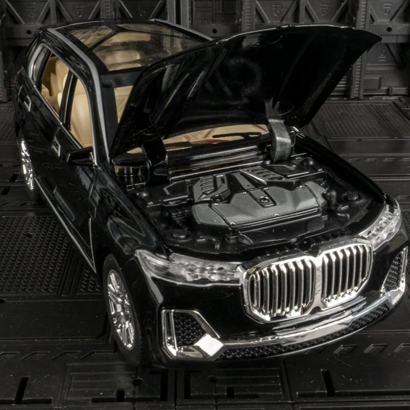 Le porte dell'auto modello di veicolo fuoristrada in lega 1/24 X7 e il bagagliaio del cofano possono aprire adatto per la raccolta e possono essere regalate
