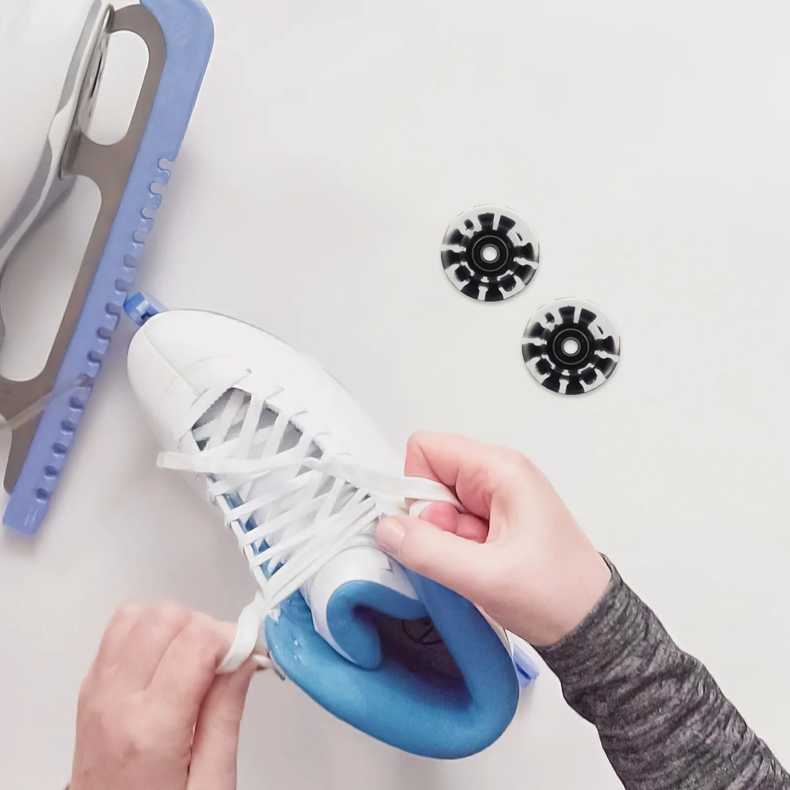 

8Pcs Glow Roller Skate Wheels - Universal Light Up Skates for Outdoor Indoor Quad Skates Replacement Bearings Smooth