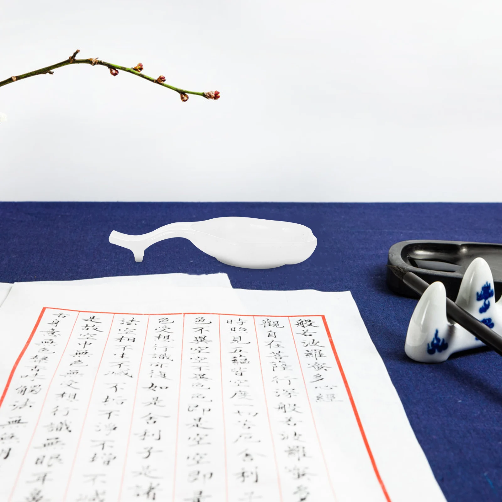 Рисунок 5 - пластиковые тарелки с чернилами