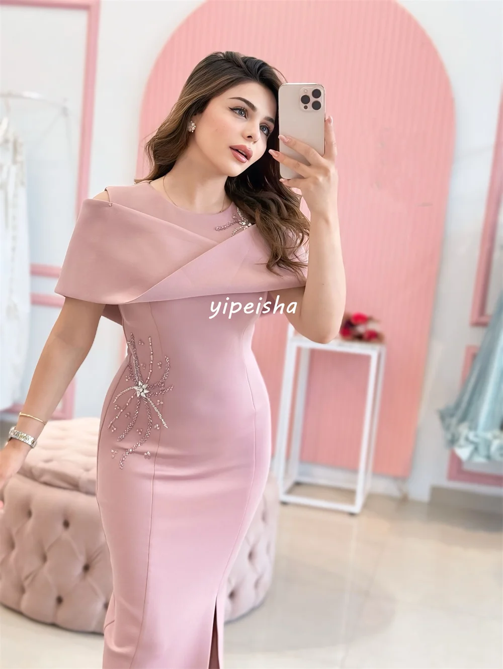 カスタムメイドの高品質ファッションジャージーラインストーンプリーツコラムオフショルダーロングドレス、オーダーメイドのオケージョンドレス、クラシック