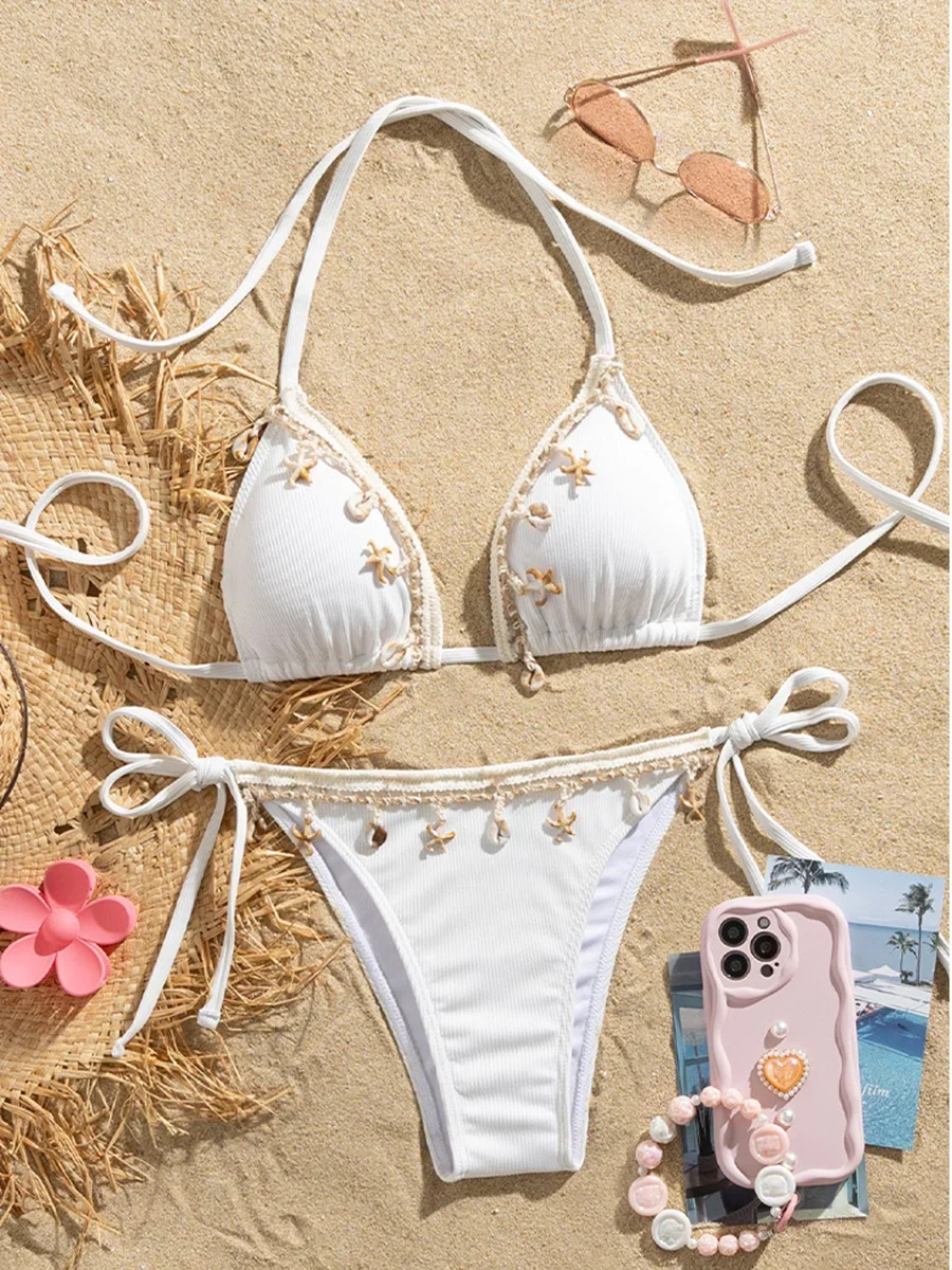 Bikini acanalado con decoración de concha para mujer, traje de baño femenino, conjunto de Bikini de dos piezas, bañador con tiras y cuello Halter,