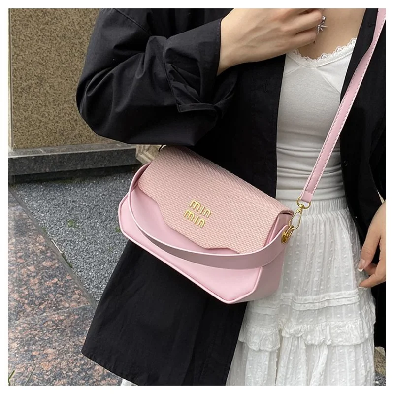 

Ladies Messenger Bag Crafted From Field-Printed Leather Boasting Casual High-End Lasting Spacious Soft Refined Look​