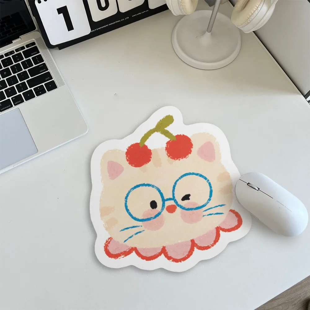 Creative Cute Cat Cute Mouse Pad Anti-slip Thickened Desk Cushion Comfortable Natural Rubber Girls Mousepad Universal