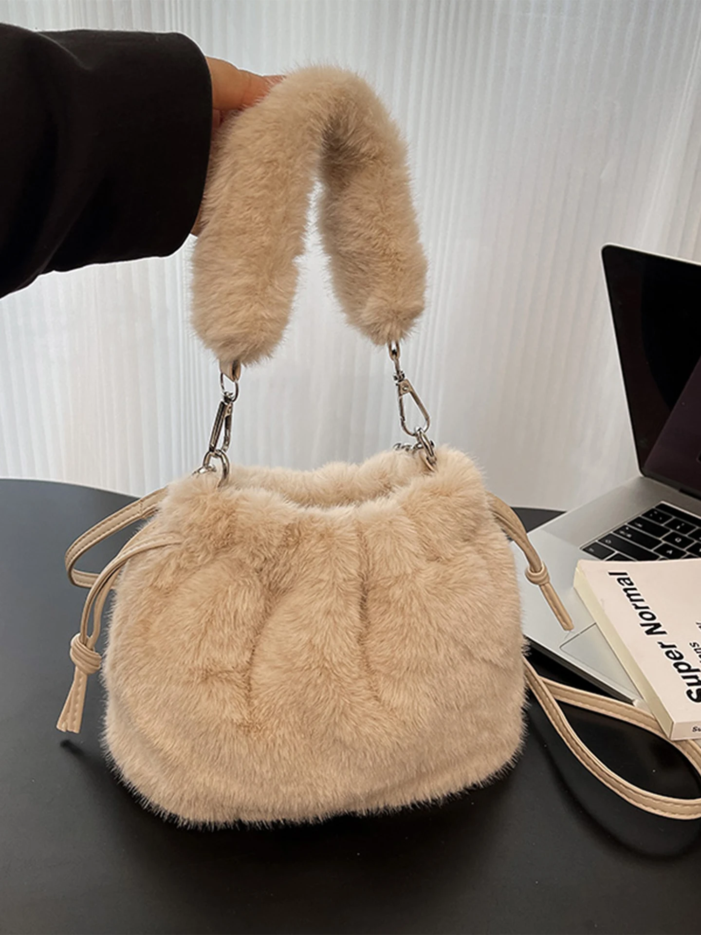 حقيبة شعبية كورية قطيفة للإناث لخريف وشتاء جديد بلون سادة برباط على شكل دلو حقيبة كروس ناعمة للتنقل من Verstile #5